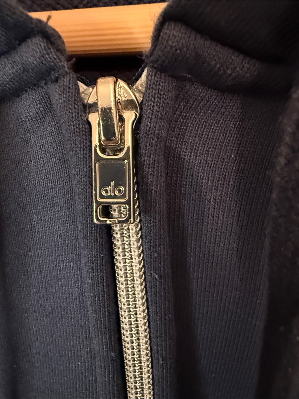 Alo Yoga Navy Blue Cropped Full Zip Hoodie Sweatshirt Logo Athleisure - Picture 4 of 14